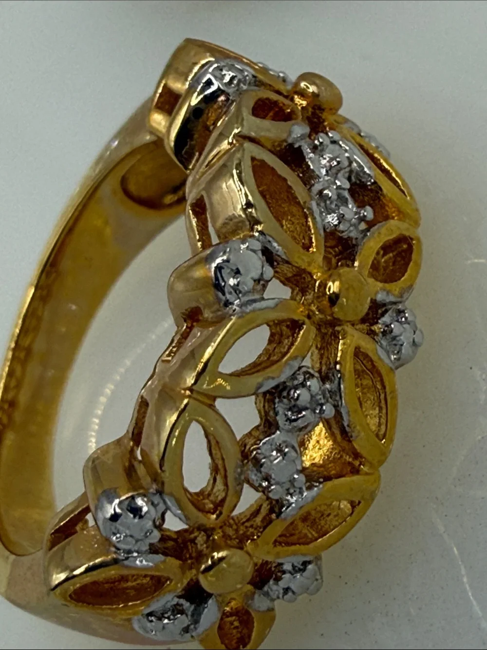 Vintage Gold plated brass diamond open work Floral Band Ring Silver tone Accents